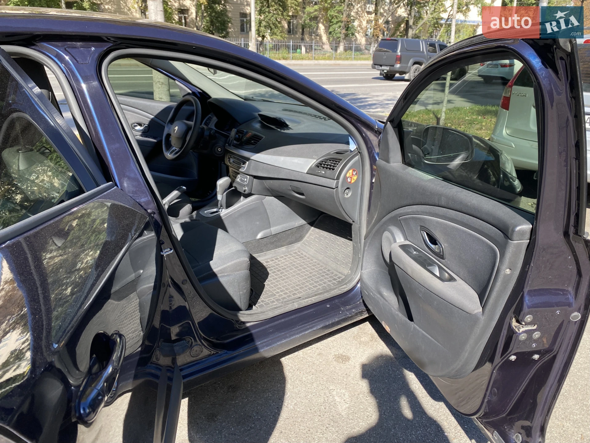 2011 Renault Fluence - мініатюра 4