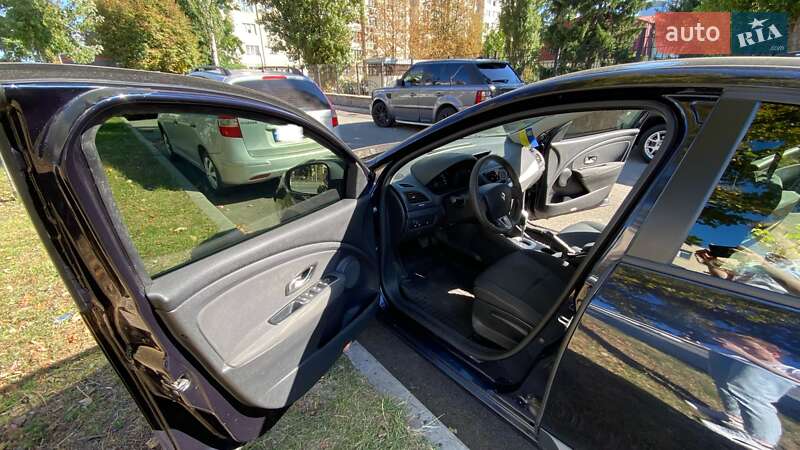 Седан Renault Fluence 2011 в Киеве фото 7 Седан Renault Fluence 2011 в Киеве