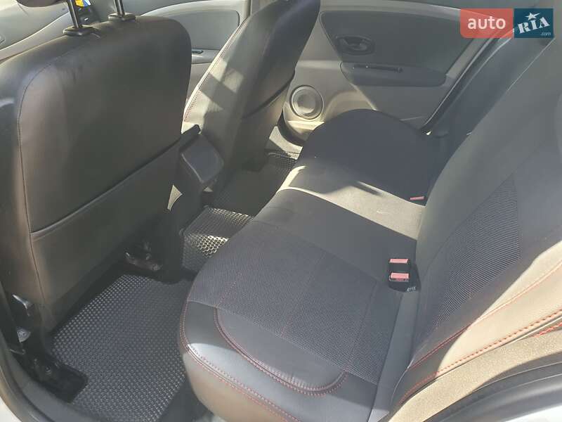 Седан Renault Fluence 2011 в Харкові