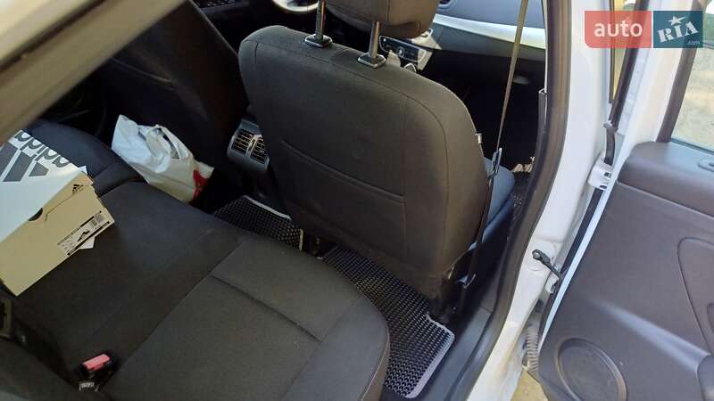 Седан Renault Fluence 2012 в Мурованых Куриловцах