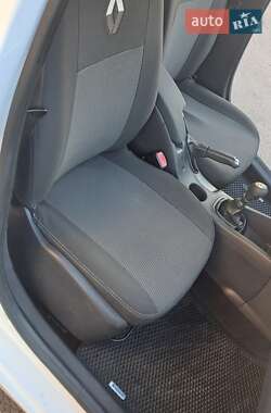 Седан Renault Fluence 2012 в 