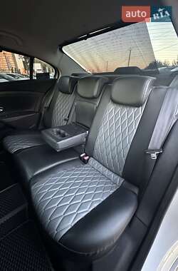 Седан Renault Fluence 2011 в 