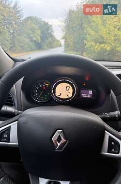 Седан Renault Fluence 2011 в 