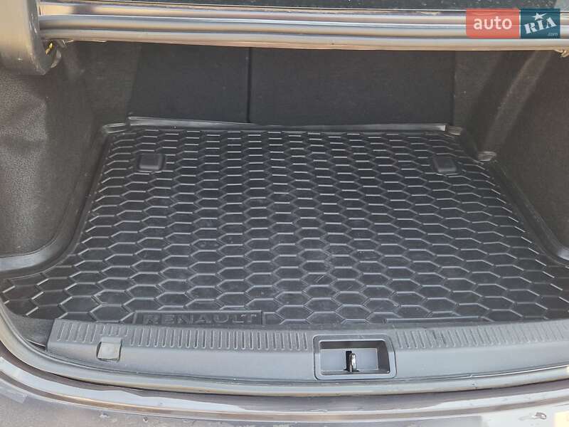 Седан Renault Fluence 2015 в Крыжополе