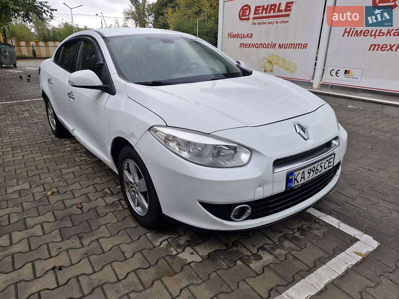 Седан Renault Fluence 2011 в 