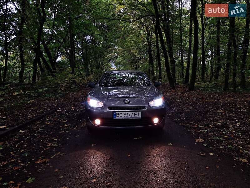 Седан Renault Fluence 2011 в 