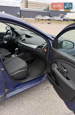 Седан Renault Fluence 2010 в 