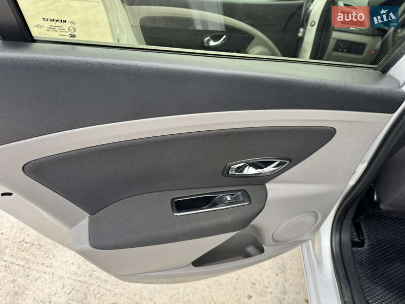 Седан Renault Fluence 2012 в Каневі фото 14 Седан Renault Fluence 2012 в Каневі