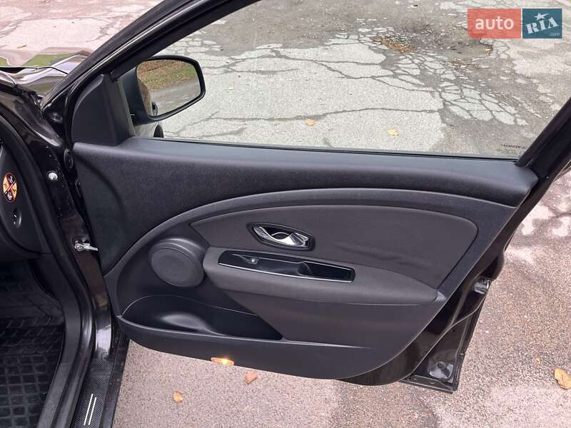 Седан Renault Fluence 2012 в Смеле