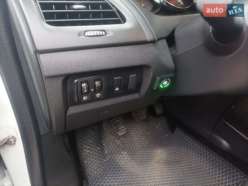 Седан Renault Fluence 2011 в Дніпрі фото 15 Седан Renault Fluence 2011 в Дніпрі