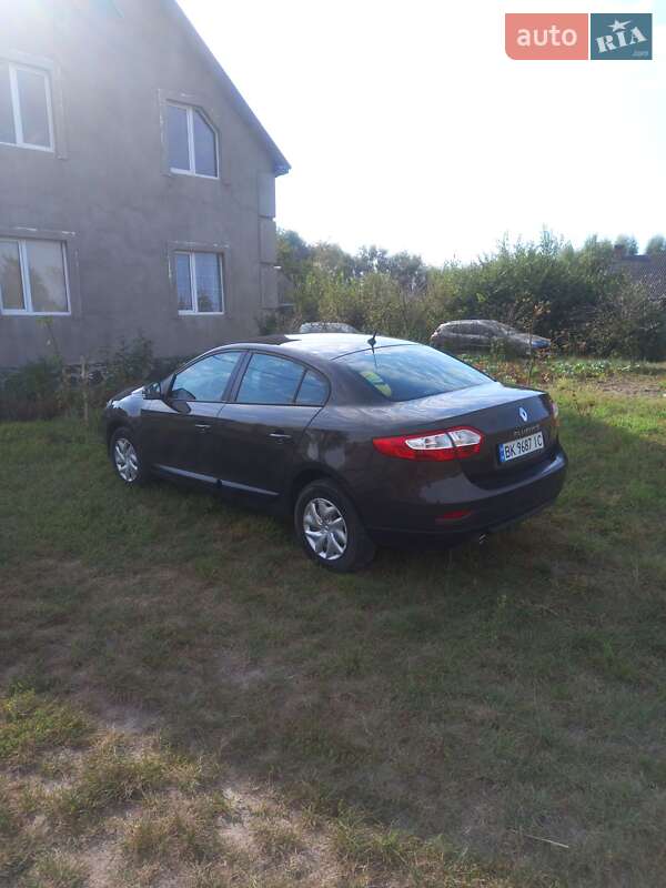 Седан Renault Fluence 2013 в Вараше