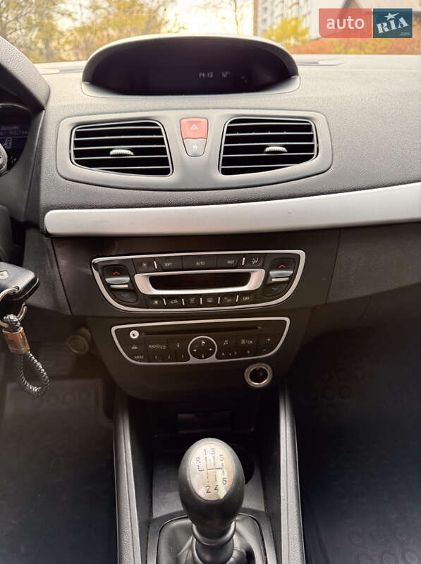 Седан Renault Fluence 2010 в Івано-Франківську фото 26 Седан Renault Fluence 2010 в Івано-Франківську