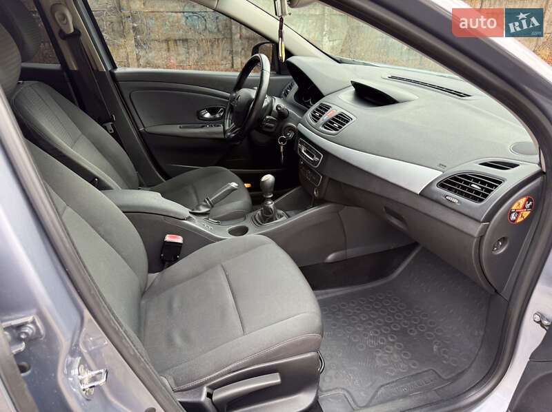 Седан Renault Fluence 2010 в Івано-Франківську фото 23 Седан Renault Fluence 2010 в Івано-Франківську
