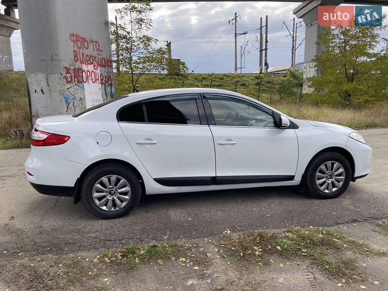 Седан Renault Fluence 2010 в Киеве