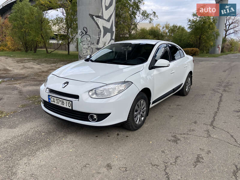 Седан Renault Fluence 2010 в Киеве