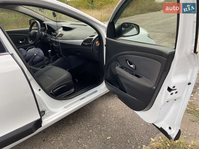 Седан Renault Fluence 2010 в Киеве