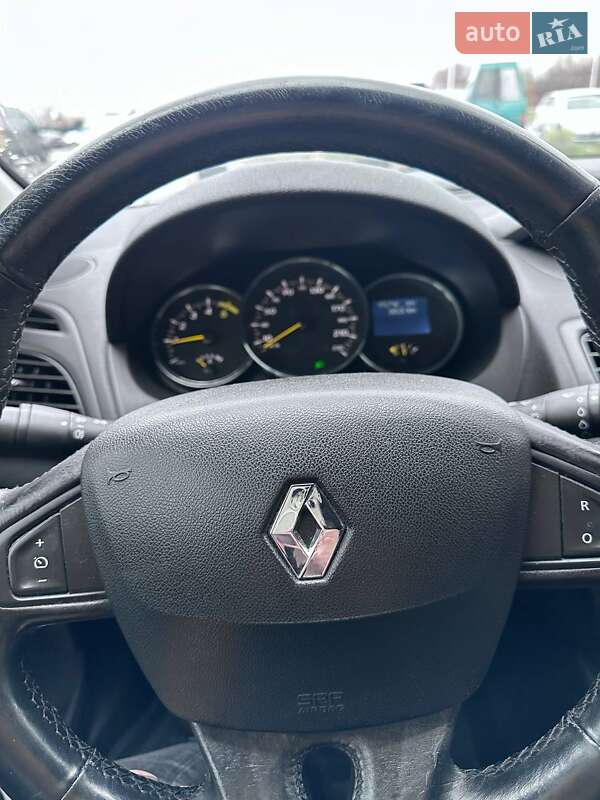 Седан Renault Fluence 2010 в Львові фото 18 Седан Renault Fluence 2010 в Львові