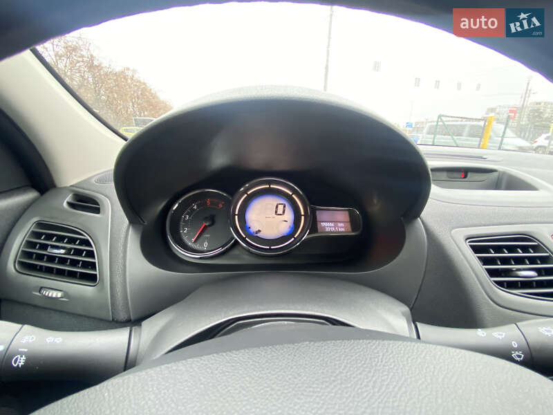 Седан Renault Fluence 2014 в Киеве