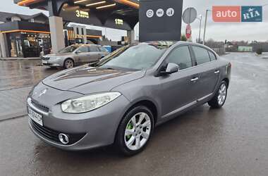 Седан Renault Fluence 2011 в Староконстантинове