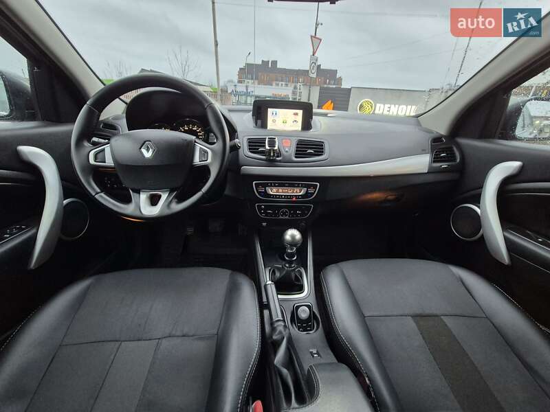 Седан Renault Fluence 2011 в Староконстантинове