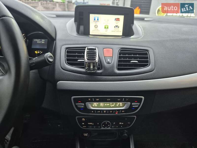 Седан Renault Fluence 2011 в Староконстантинове