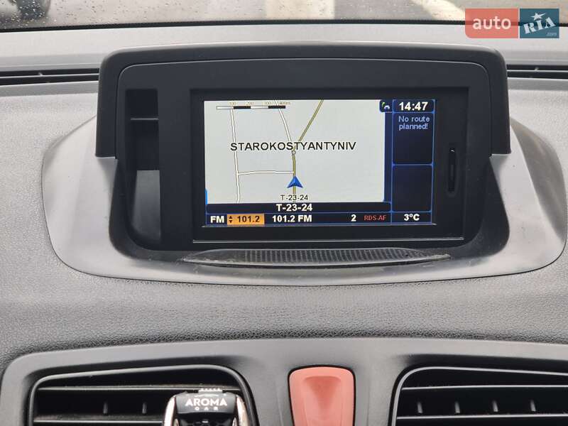 Седан Renault Fluence 2011 в Староконстантинове