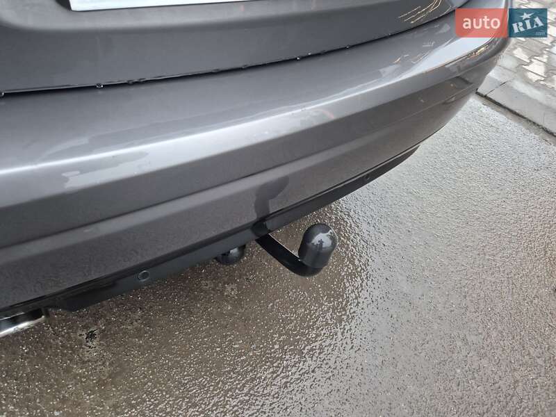 Седан Renault Fluence 2011 в Староконстантинове