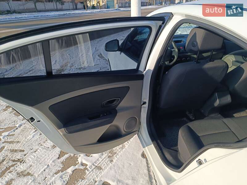 Седан Renault Fluence 2010 в Кропивницькому