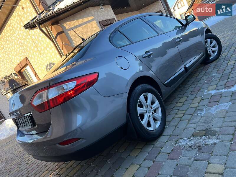 Седан Renault Fluence 2011 в Івано-Франківську