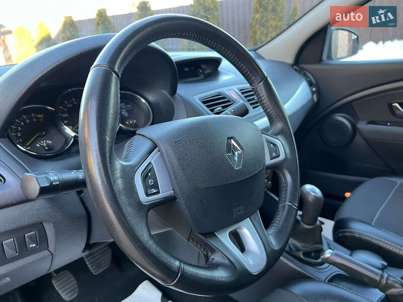 Седан Renault Fluence 2011 в Івано-Франківську