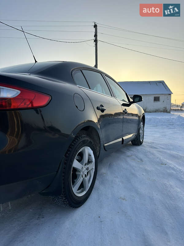 Седан Renault Fluence 2010 в Березному