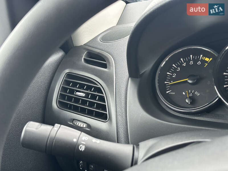 Седан Renault Fluence 2010 в Луцьку