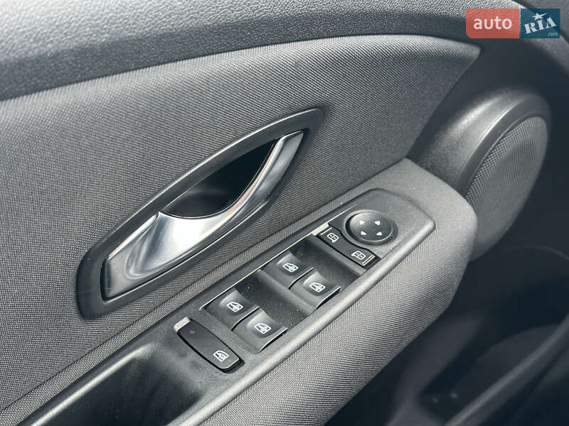 Седан Renault Fluence 2010 в Луцьку