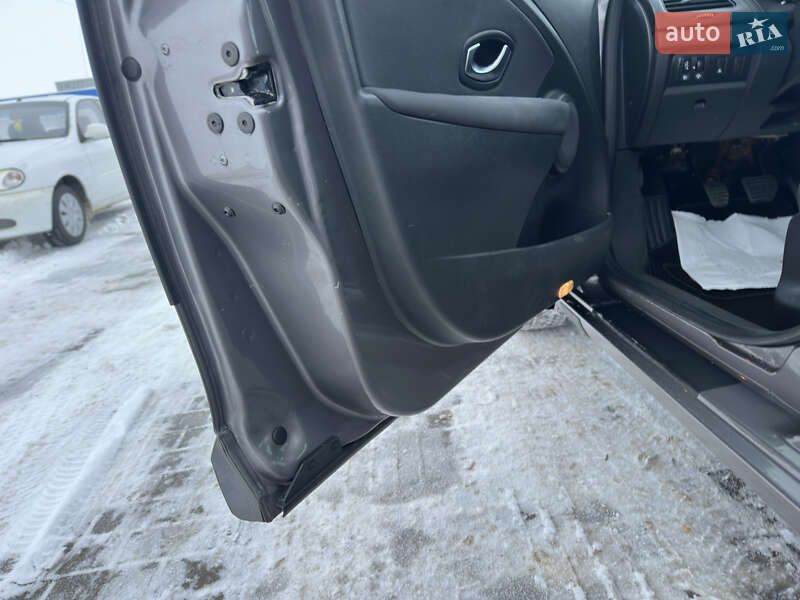 Седан Renault Fluence 2010 в Луцьку