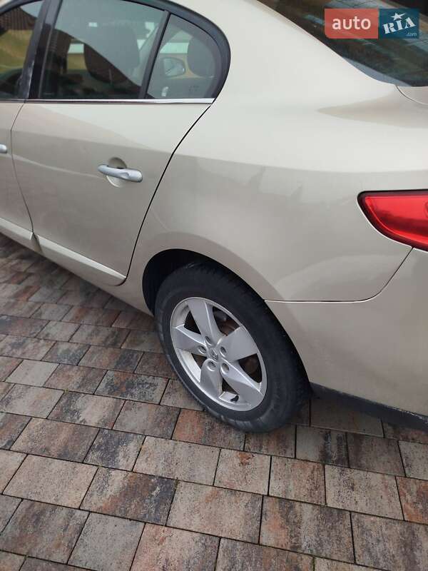 Седан Renault Fluence 2010 в Виноградове
