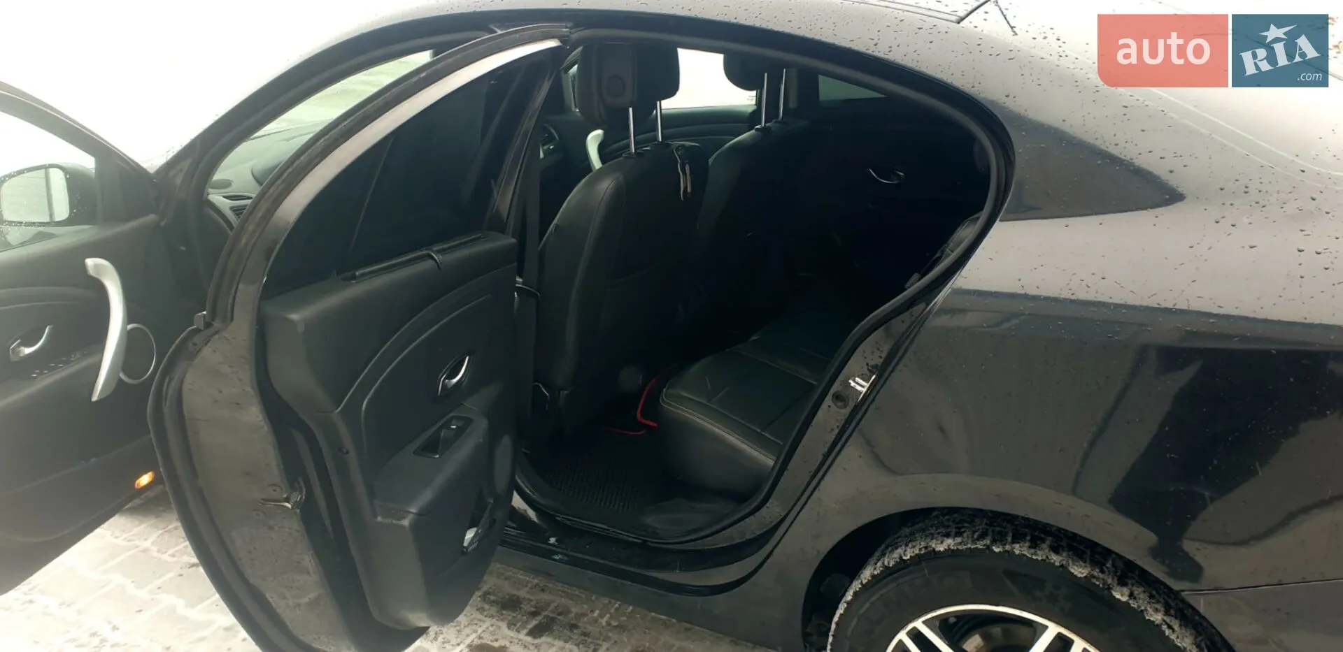 2010 Renault Fluence - мініатюра 14