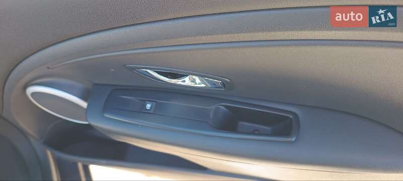 Седан Renault Fluence 2012 в Киеве