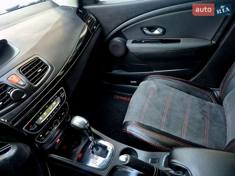 Седан Renault Fluence 2011 в Киеве