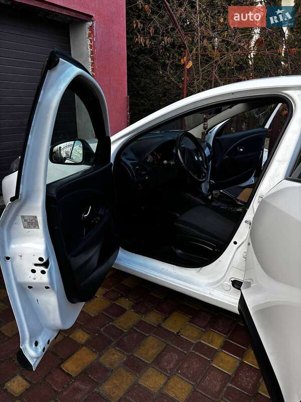 Седан Renault Fluence 2013 в Львові фото 10 Седан Renault Fluence 2013 в Львові