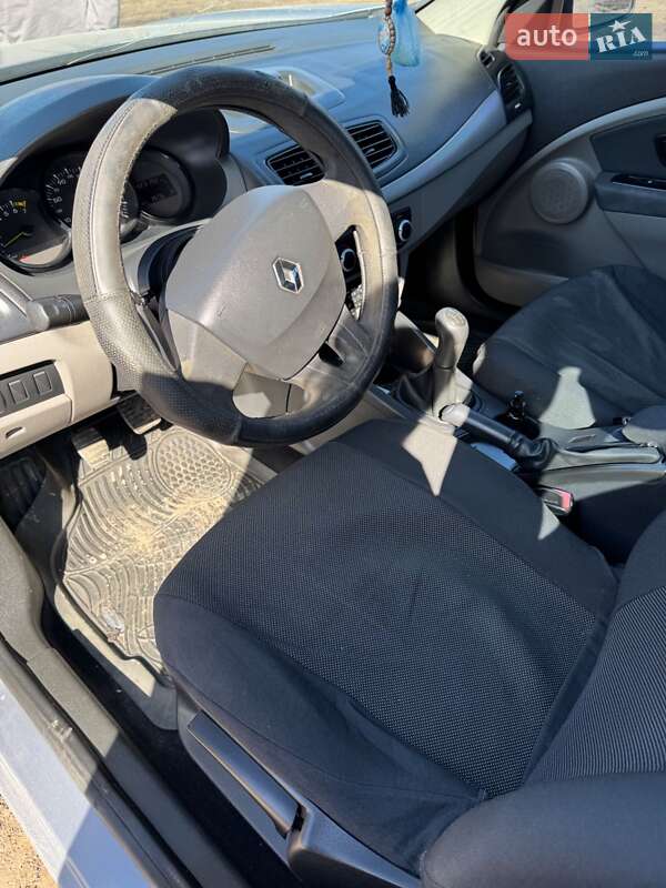 Седан Renault Fluence 2010 в Ставищі
