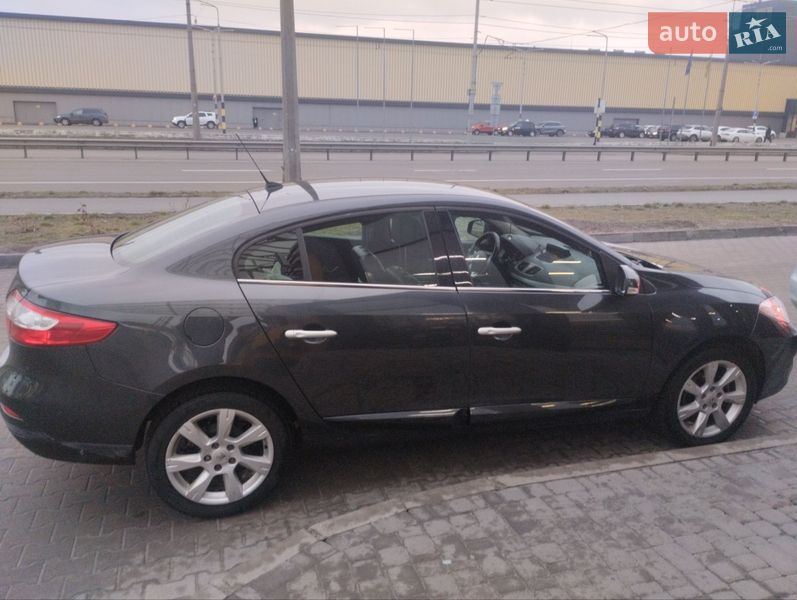 Седан Renault Fluence 2011 в Киеве