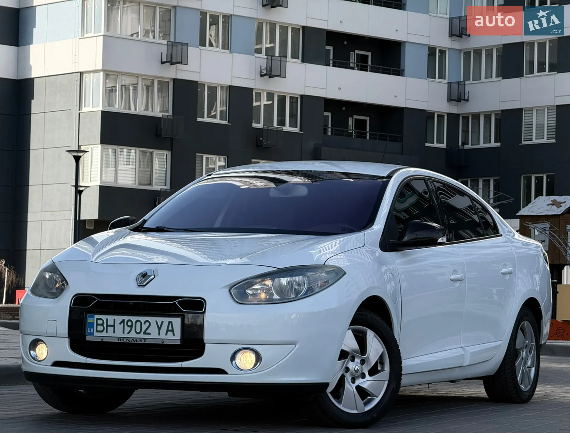 2011 Renault Fluence - мініатюра 12