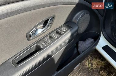 Седан Renault Fluence 2012 в Каневе