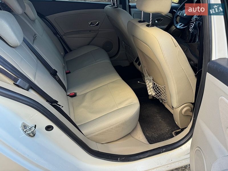Седан Renault Fluence 2015 в Яворове