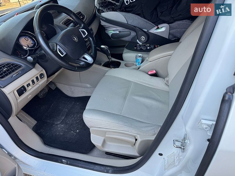 Седан Renault Fluence 2015 в Яворове