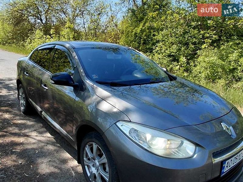 Седан Renault Fluence 2011 в Ужгороде
