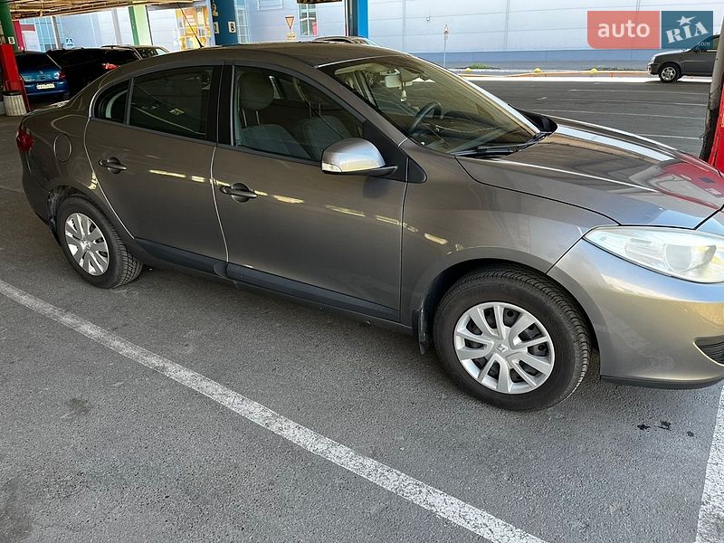 Седан Renault Fluence 2011 в Киеве