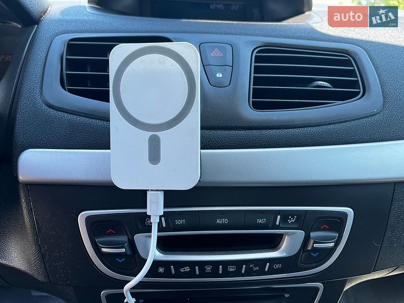 Седан Renault Fluence 2011 в Киеве
