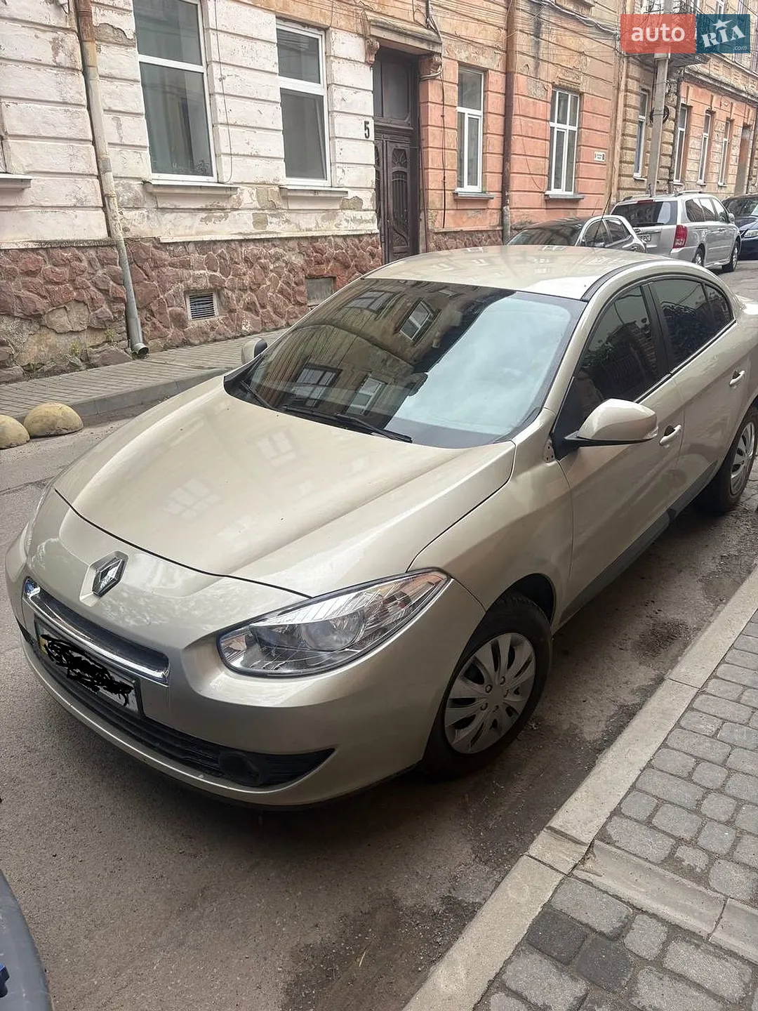 2010 Renault Fluence - мініатюра 2
