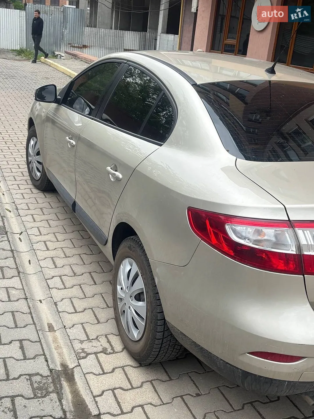 2010 Renault Fluence - мініатюра 13